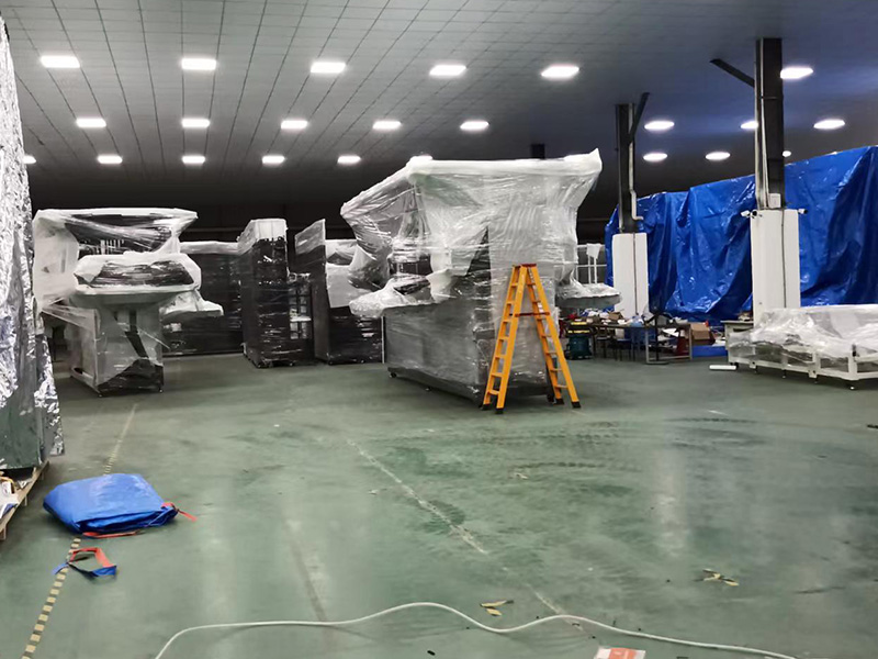 東莞某公(gong)司重型真(zhēn)空防雨木(mù)箱