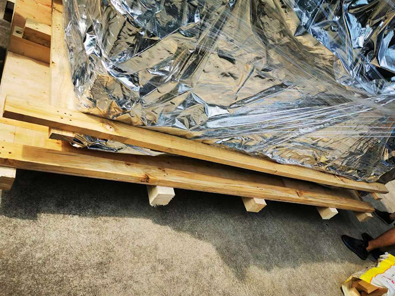 深(shēn)圳沙井顯示(shi)設備真空熏(xūn)蒸出口包裝(zhuāng)