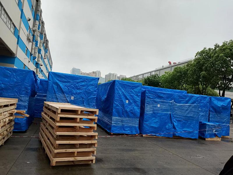 富士(shì)康真空防雨木(mù)箱