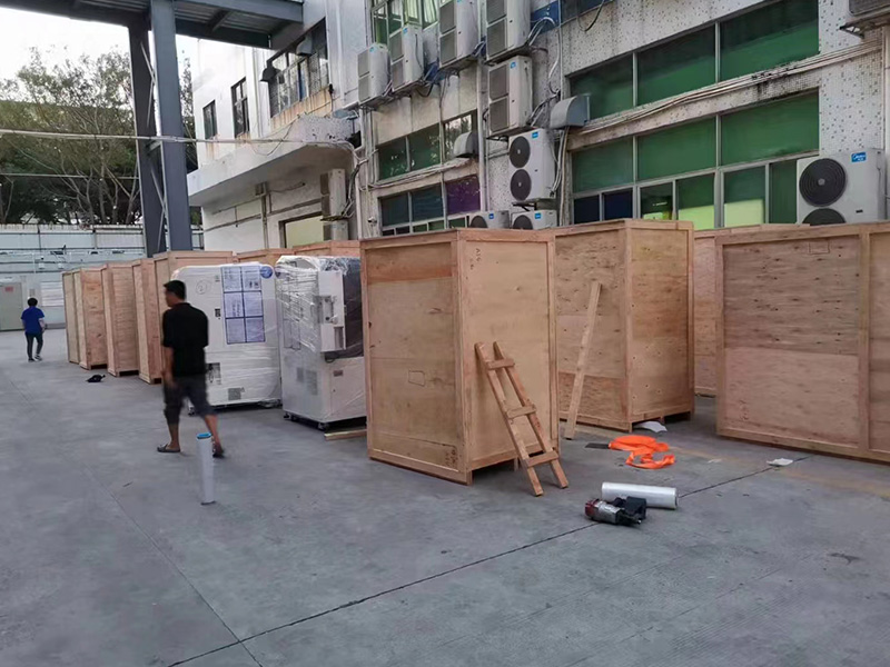 深(shen)圳福永出口(kǒu)設備打包現(xiàn)場